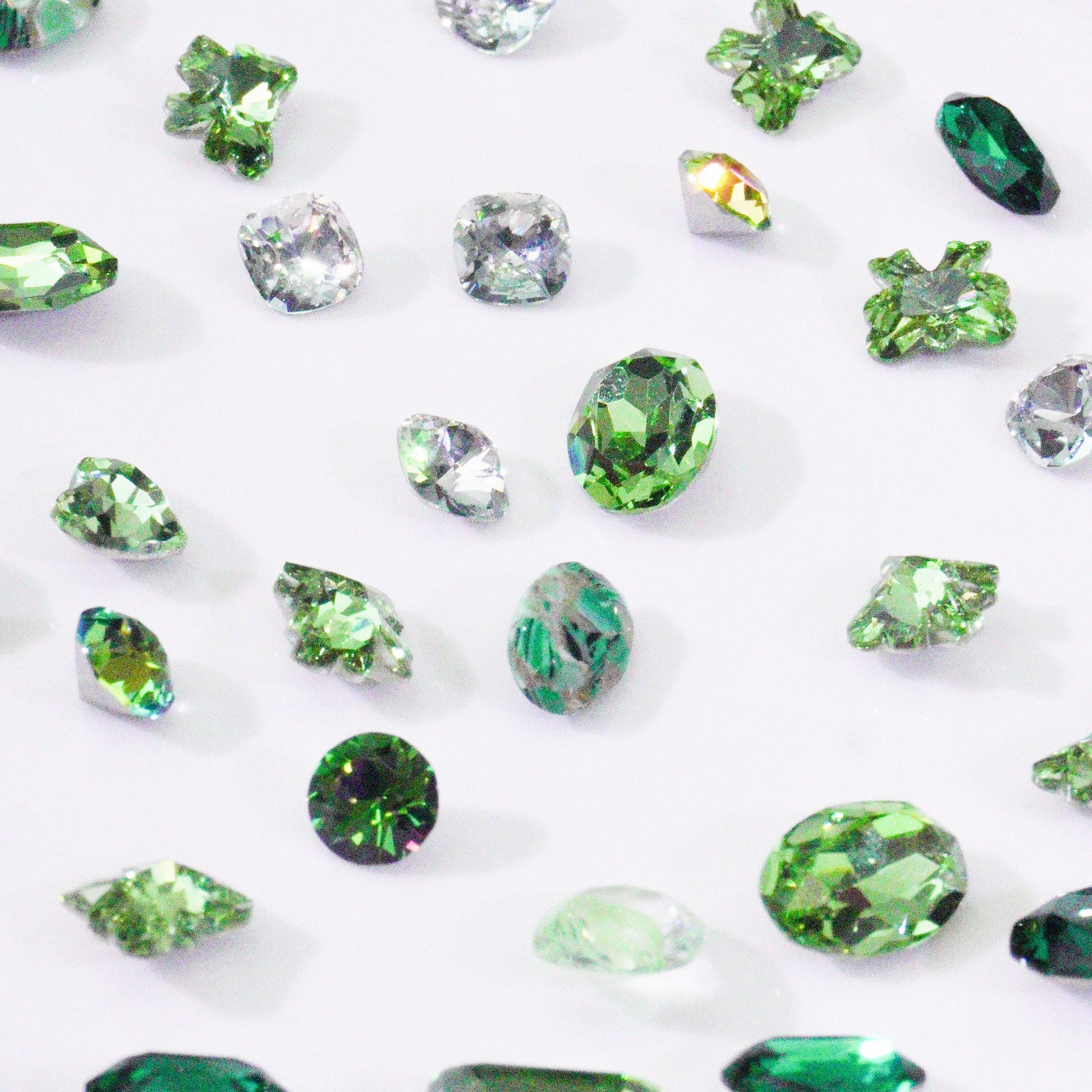 Verdant Gleam-Shine Shine DIY K9 Nail Charms