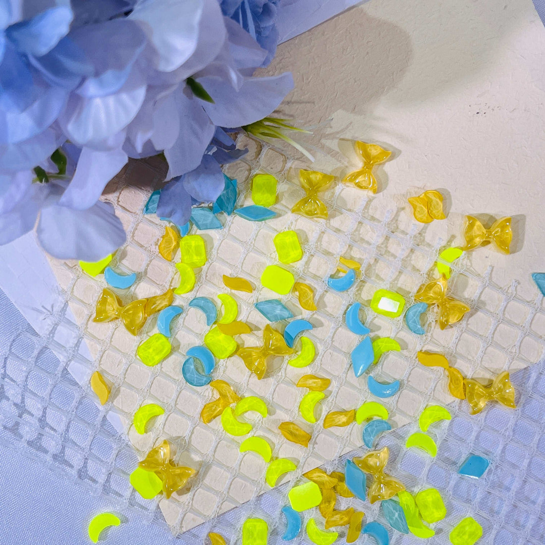 [BOGO] Peppy Chameleon-UV Change-Shine Shine DIY Resin Nail Charms